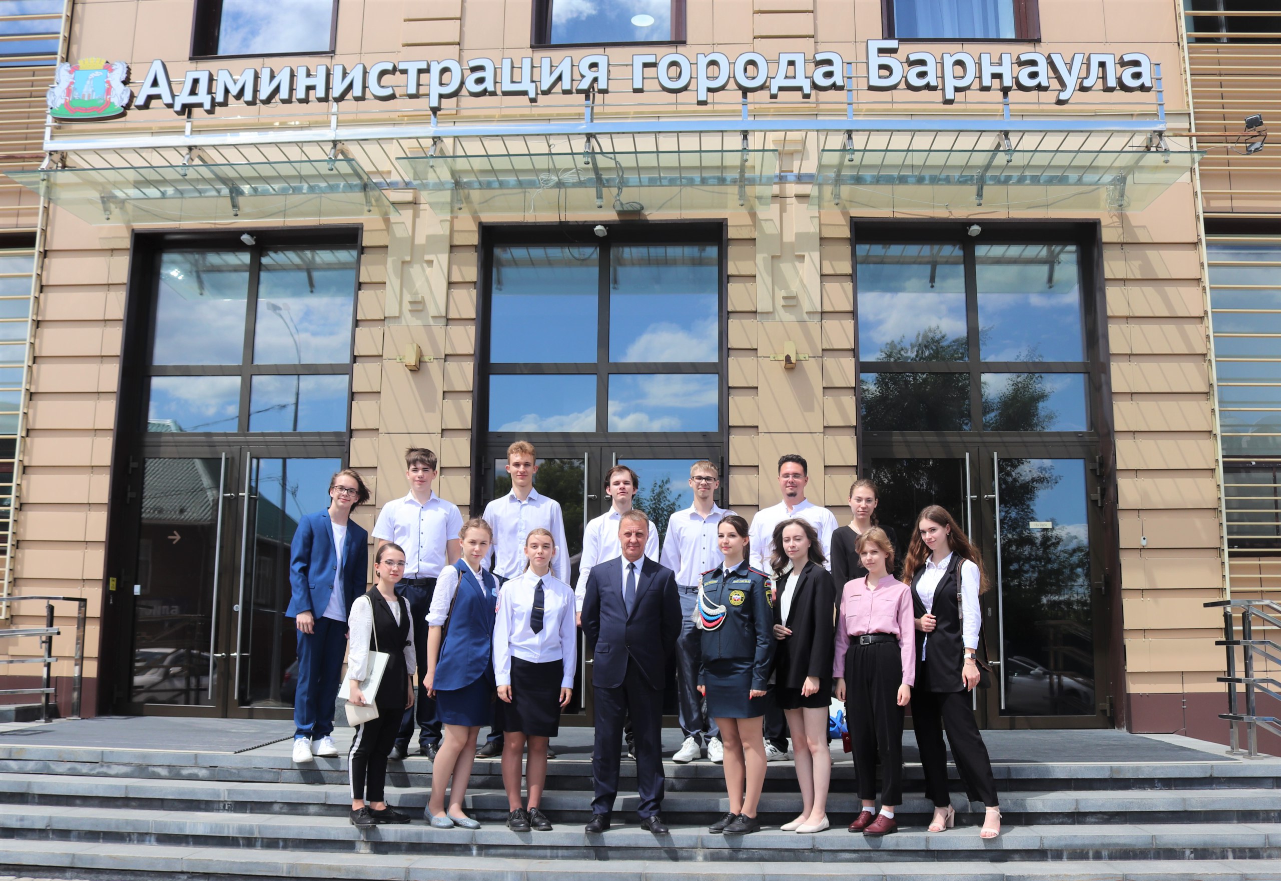 Вячеслав Франк встретился с лучшими выпускниками школ Барнаула.